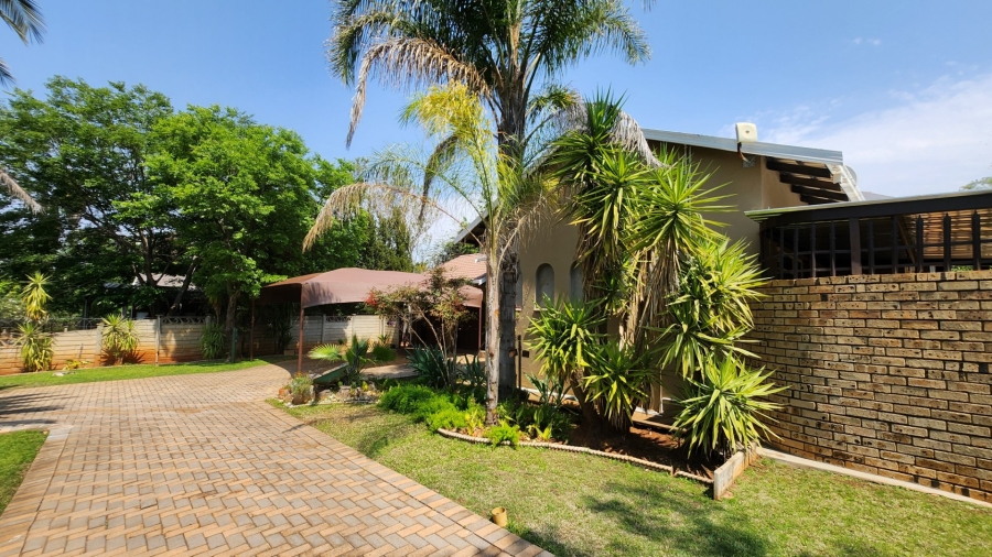 4 Bedroom Property for Sale in Wilkoppies North West